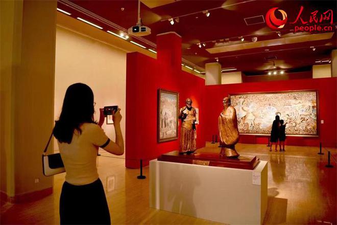 藝匯絲路 藝術(shù)展在中國(guó)美術(shù)館盛大開(kāi)幕，舞臺(tái)藝術(shù)造型策劃亮點(diǎn)紛呈