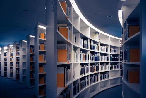 新課改背景下“四課一體”的智慧化實踐路徑 說課、講課、聽課、評課與互聯網科技創新的融合探索